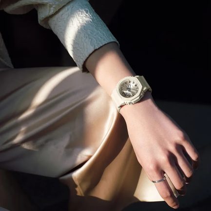CASIO G-SHOCK Mod. OAK SILKY TEXTURE SERIE - WHITE - immagine 2
