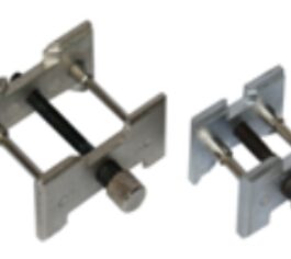 Coppia portamovimenti in metallo – Pair of metal holders for watch movements